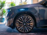 BMW iX3-5