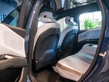 BMW iX3-13