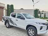 Mitsubishi L200-2
