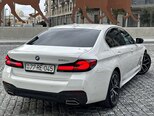BMW 530e-10