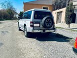 Mitsubishi Pajero-4