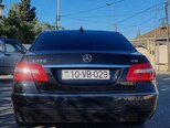 Mercedes E 220-11