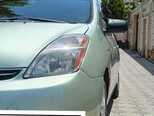 Toyota Prius-12