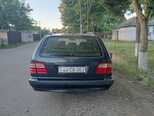 Mercedes E 200-5