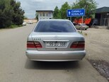 Mercedes E 240-5