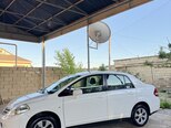 Nissan Tiida-10