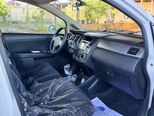 Nissan Tiida-13
