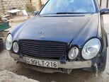 Mercedes E 240-1