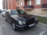 Mercedes E 240-1