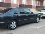 Mercedes E 240-8