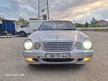 Mercedes E 220-1