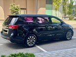 Kia Carnival-4