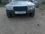 Mercedes 190-1