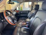 Infiniti QX80-5