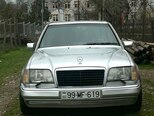 Mercedes E 220-1