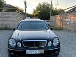 Mercedes E 220-2