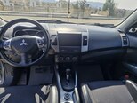 Mitsubishi Outlander-3