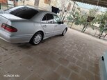 Mercedes E 220-10