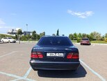 Mercedes E 320-3
