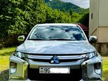 Mitsubishi L200-1