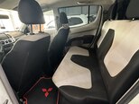 Mitsubishi L200-10