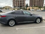 Kia K5-4