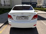 Hyundai Accent-4
