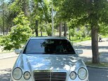 Mercedes E 280-1