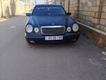 Mercedes E 240-4