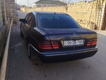 Mercedes E 240-6