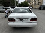 Mercedes E 220-12