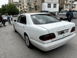 Mercedes E 220-10