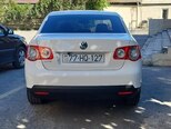 Volkswagen Jetta-2