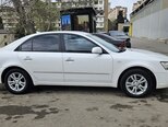 Hyundai Sonata-4