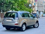 Mitsubishi Outlander-4