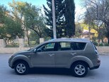 Mitsubishi Outlander-10