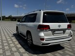 Toyota Land Cruiser-5