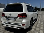 Toyota Land Cruiser-6
