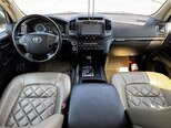Toyota Land Cruiser-12