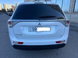 Mitsubishi Outlander-3