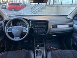 Mitsubishi Outlander-14