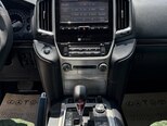 Toyota Land Cruiser-6