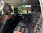 Toyota Land Cruiser-7