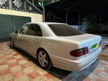 Mercedes E 240-4