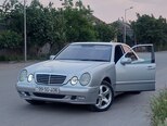 Mercedes E 270-1