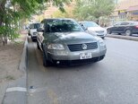 Volkswagen Passat-1
