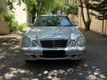 Mercedes E 240-1