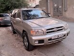 Nissan Pathfinder-2