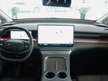 XPeng X9-16
