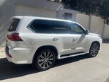 Lexus LX 450d-4